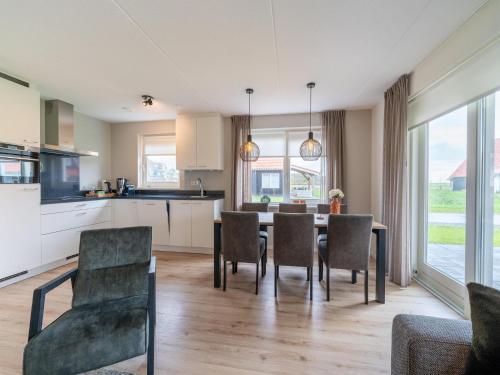 Sadržaji, Cozy Retreat with parking in Tholen