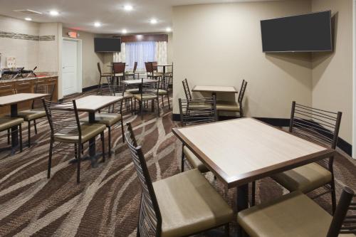 GrandStay Hotel and Suites - Tea/Sioux Falls - image 3