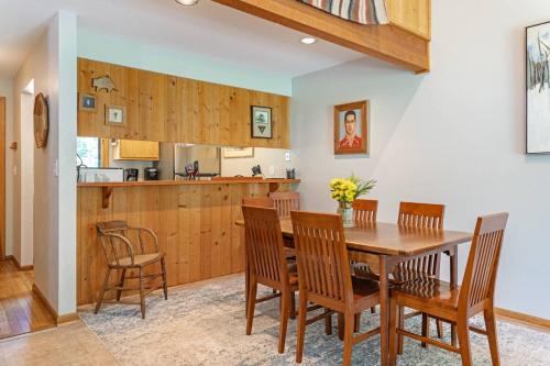 Deer Blvd 877 #4 in Avon, USA