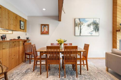 Deer Blvd 877 #4 in Avon, USA