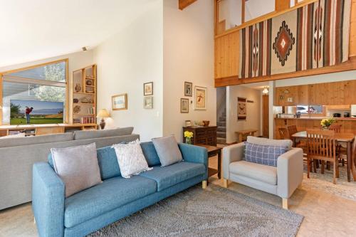 Deer Blvd 877 #4 in Avon, USA