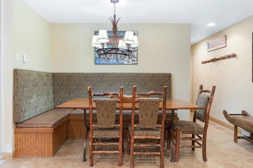 Charter at Beaver Creek E120 1BR,2BA in Beaver Creek, USA