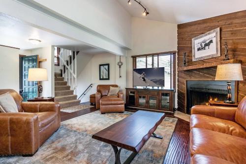 Deer Blvd 853, #1 in Avon, USA