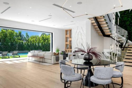 ৎ୭ Hollywood Sign View Manor Lux ৎ୭ in Los Angeles, USA