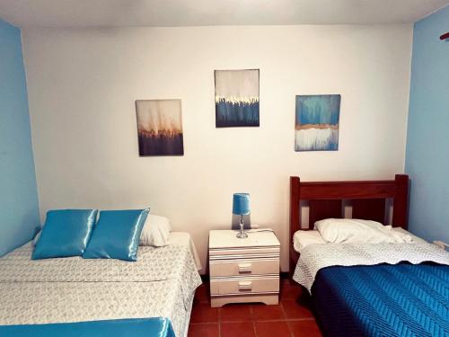 1 double bed, 1 twin bed