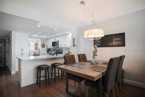 Fully Updated, Ground Floor, Poolside With Great Ocean View - Unit 49! in Cocoa Beach, USA