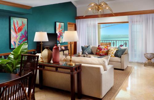 Ocean Key Resort & Spa a Noble House Resort - image 11