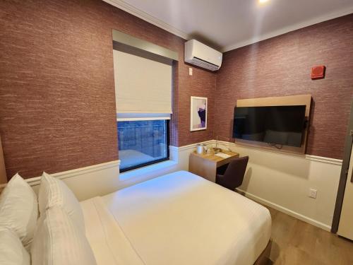 Boutique Double - Non Smoking room in The Mayfair Hotel Times Square an Ascend Collection