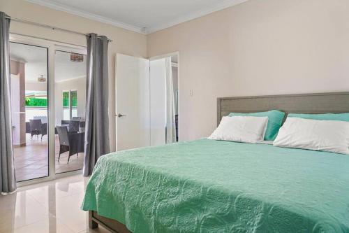 Westpunt Holiday Home