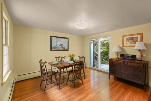 Falmouth Breeze Escape Falmouth Breeze Escape