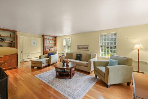 Falmouth Breeze Escape Falmouth Breeze Escape