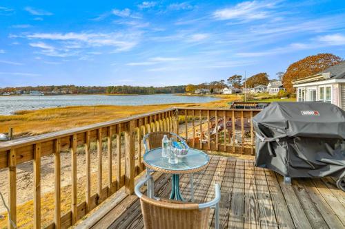 Pinehurst Sunset Beach Cottage in Wareham, USA