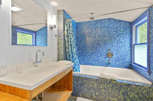 Falmouth Breeze Escape Falmouth Breeze Escape