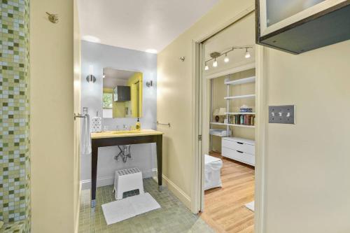 Falmouth Breeze Escape Falmouth Breeze Escape