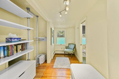 Falmouth Breeze Escape Falmouth Breeze Escape