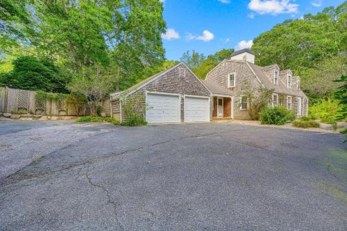 Falmouth Breeze Escape Falmouth Breeze Escape