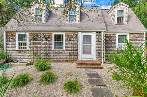 Falmouth Breeze Escape Falmouth Breeze Escape