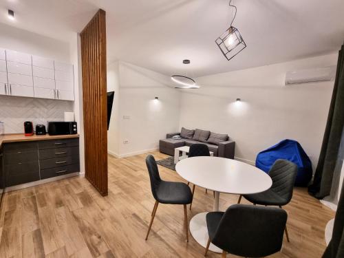 One-Bedroom Apartment image 10