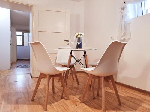 Oprema, Melody apartment in Masline