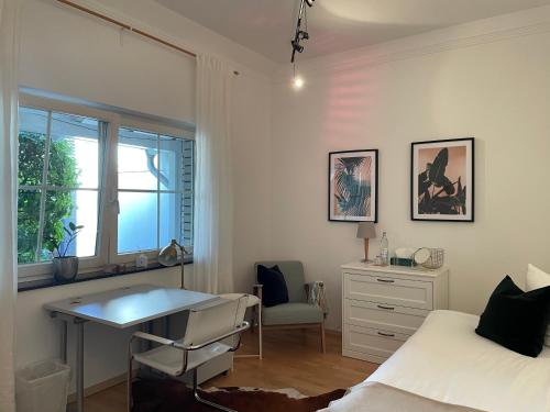 Privates Zimmer in einem gepflegten Bungalow in Neuss, Deutschland