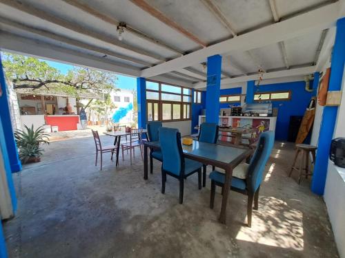 Galerazambahostal in Near Center