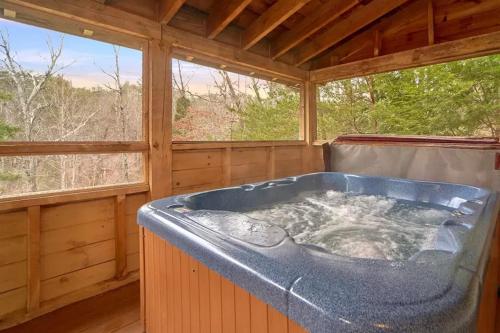 Wrap Around The Son in Sevierville, USA