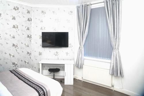 CHEADLE HOUSE HOLIDAYS