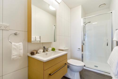Bathroom, MCentral Apartments Manukau in Auckland