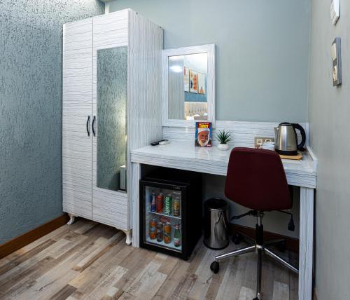 Double Room with Patio image 10