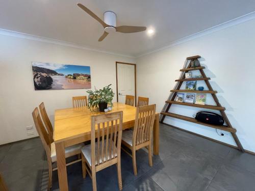 Coastal Garden Escape - Spa - Pizza oven in Moruya