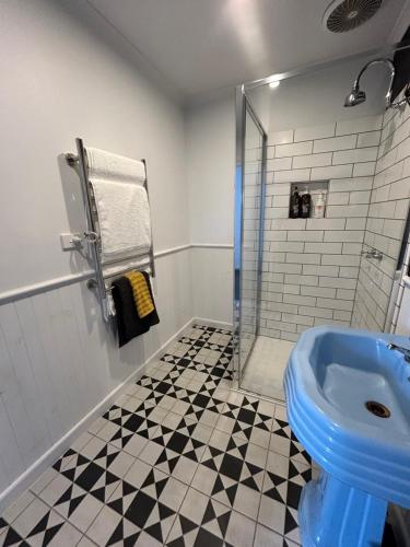 Rainy Hill Retreat - The Cottage in Cockatoo