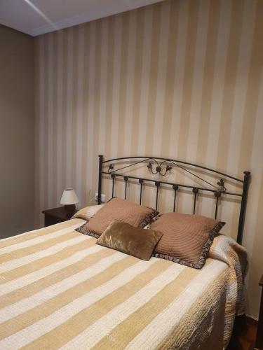 Casco histórico- Vivienda de 2 habitaciones con parking - Apartment - Oviedo