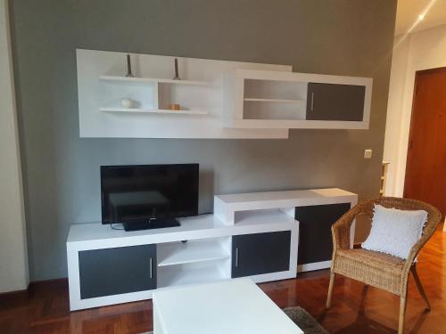 Casco histórico- Vivienda de 2 habitaciones con parking - Apartment - Oviedo