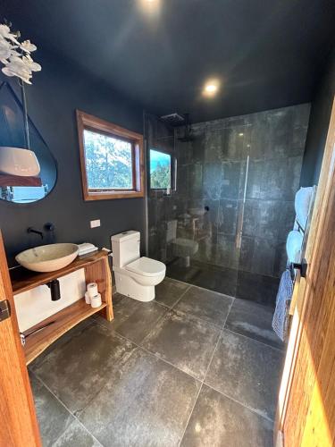 Rainy Hill Retreat - The Loft in Cockatoo