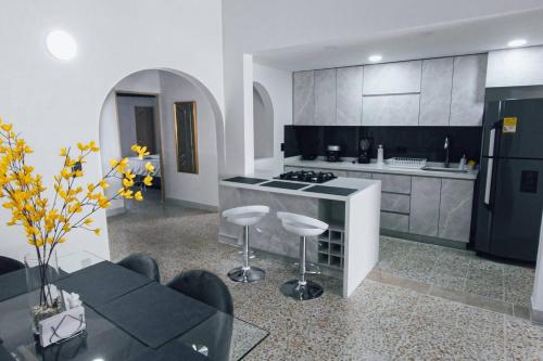 4 bedrooms, 6 beds