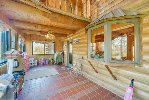 Secluded Log Cabin < 1 Mi to Munger State Trail! in 芬利森 (MN)