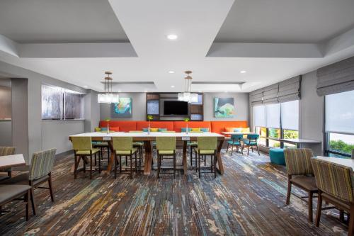 外部景觀, Holiday Inn Express Hotel And Suites Clinton By IHG in 克林頓