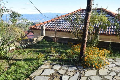 정원, Shepherd's Cottage Koumaritsi in 파블리아니