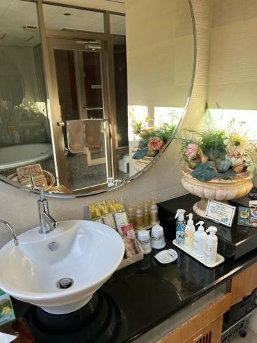 Twin Room with Private Bathroom