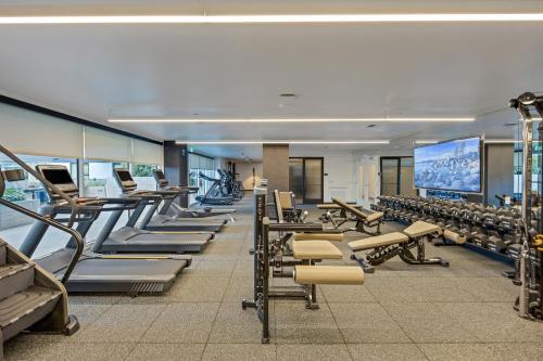 One Lux Stay Hollywood View LA Suites