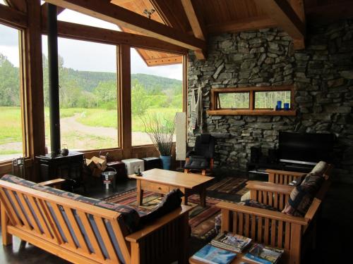 LDR Lodge (Last Dollar Ranch) - Accommodation - Smithers