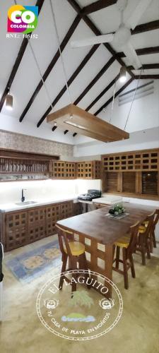 Зовнішній вигляд готелю, Casa de Playa Laguito Shangai in Moñitos