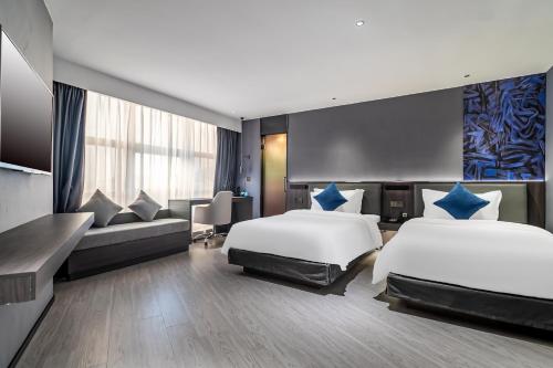 room detail thumbnail 1