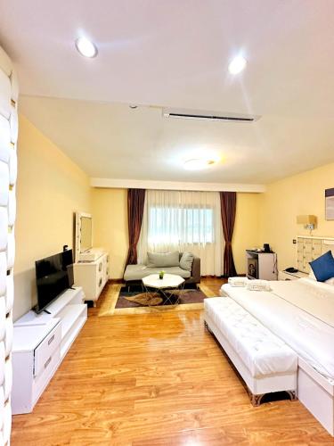 Atmosphere Hotel & Spa - image 3