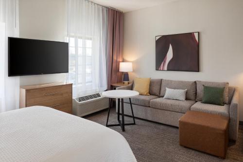 스테이브리지 스위트 MPLS-메이플 그로브/아버 레이크스 바이 IHG