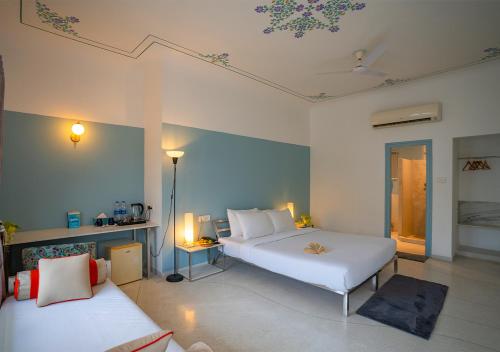 room detail thumbnail 1