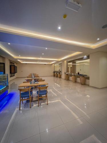 Season Inn Hotel Balad Sayt in Rustaq