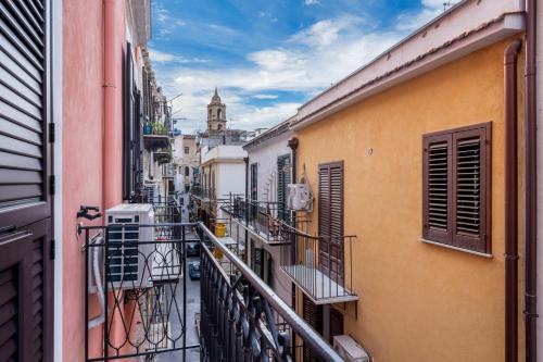 Open Sicily Homes - Near the Central Train Station, Palermo (photo 8)