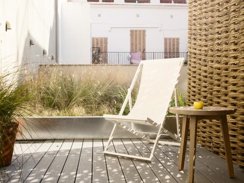 Yurbban Trafalgar Hotel - image 13