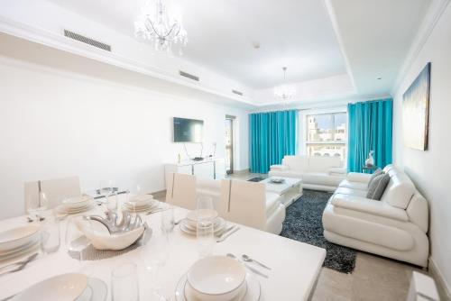 Stylish Urban Retreat 1BR Gem Fairmont Residence - 90AB2, Dubai (Foto 4)
